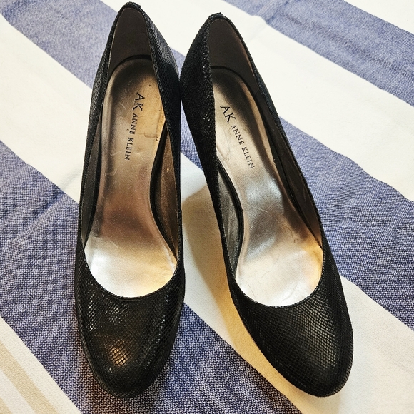 Anne Klein Snakeskin Platform Toe Heels 8.5 - Picture 5 of 12